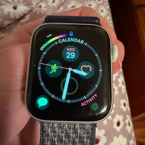 Apple Watch Series 6 40mm Silver Aluminum with GPS